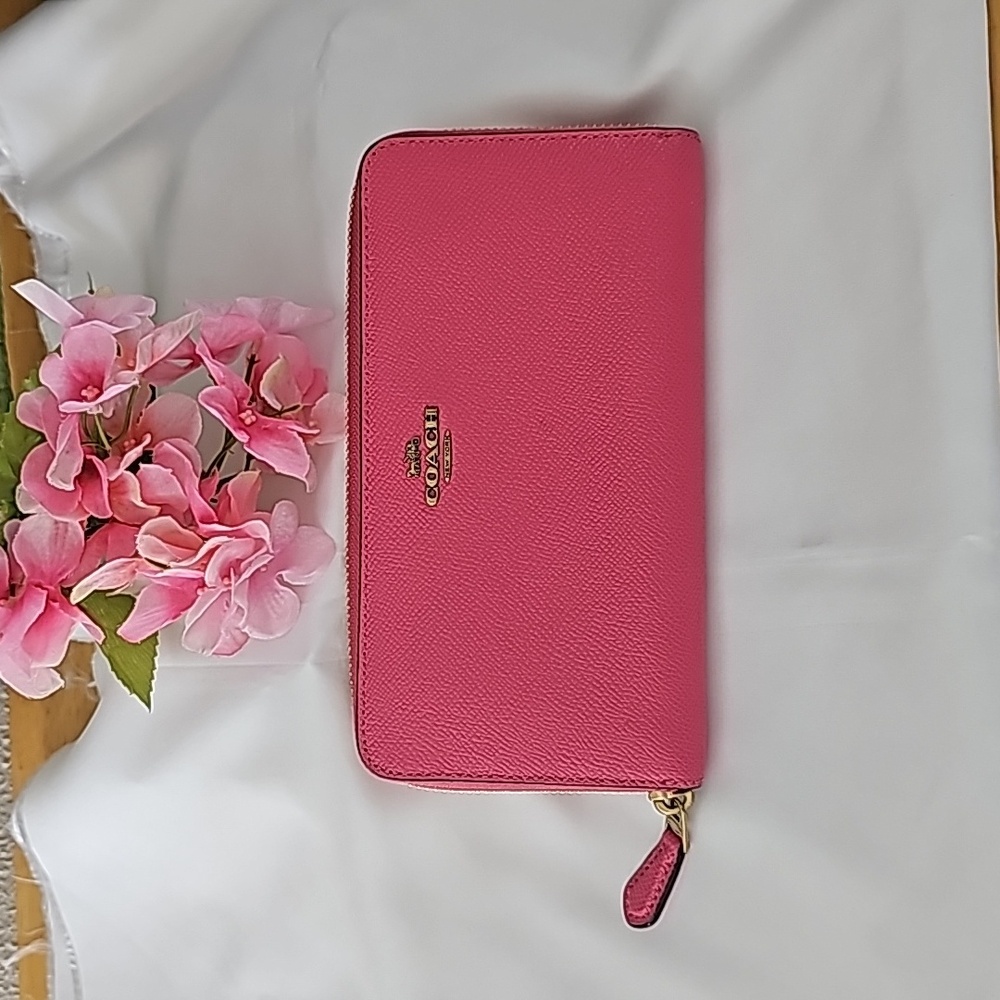 Coach  Pink Zip Around Accordion Leather  Wallet